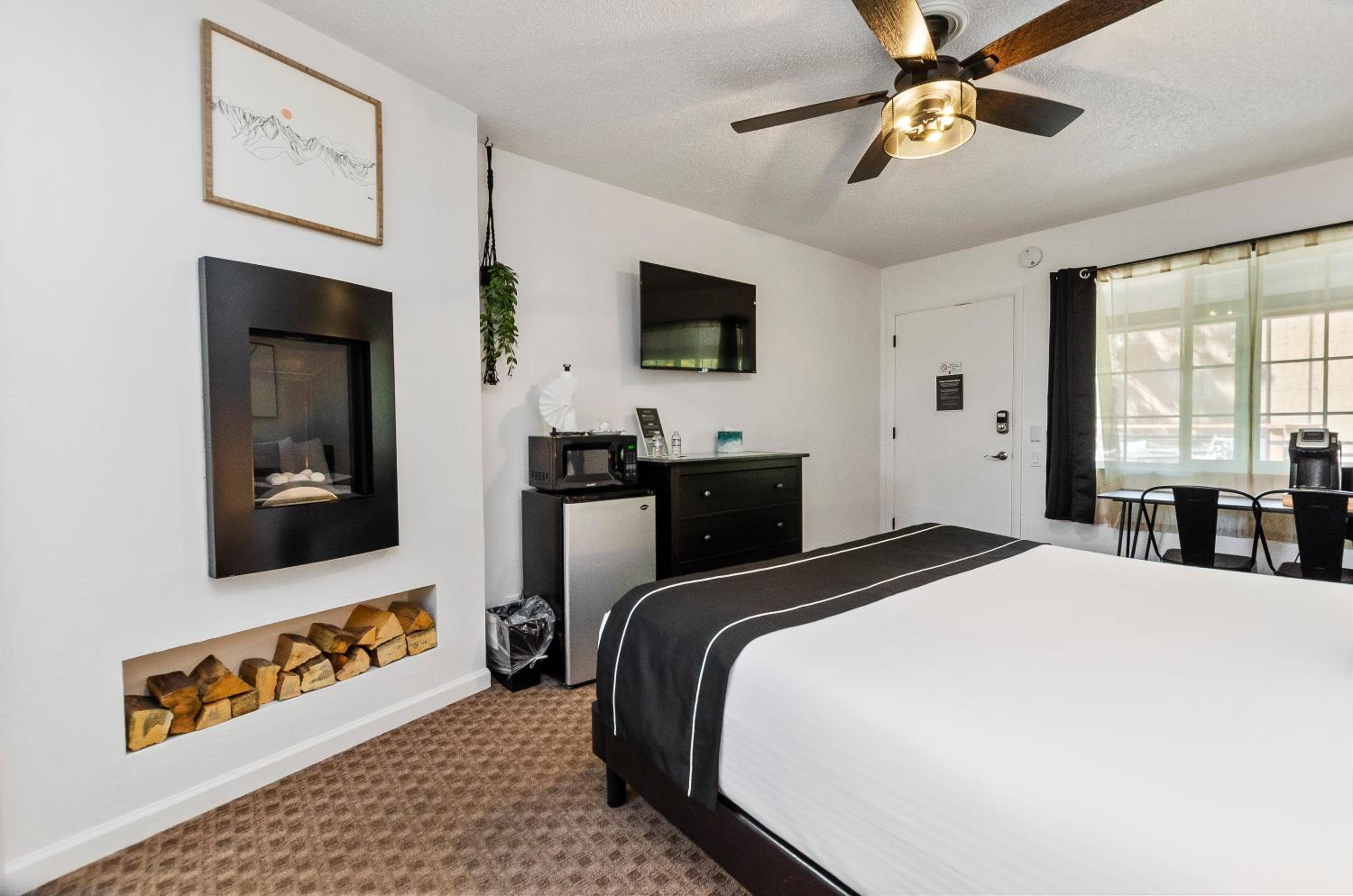 Lake Tahoe Vacations - The Jeffrey Hotel - Property Image 11