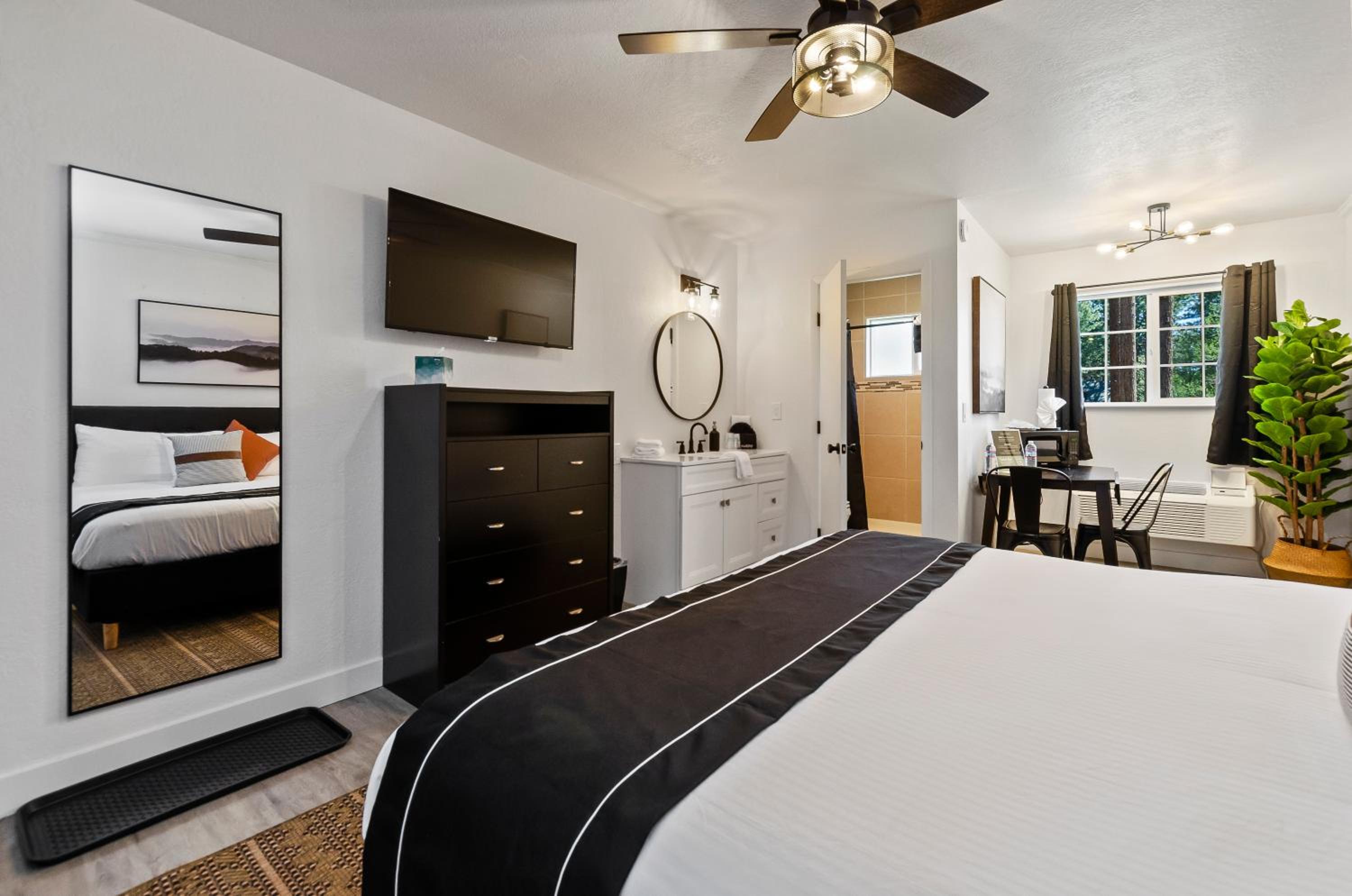 Lake Tahoe Vacations - The Jeffrey Hotel - Property Image 21