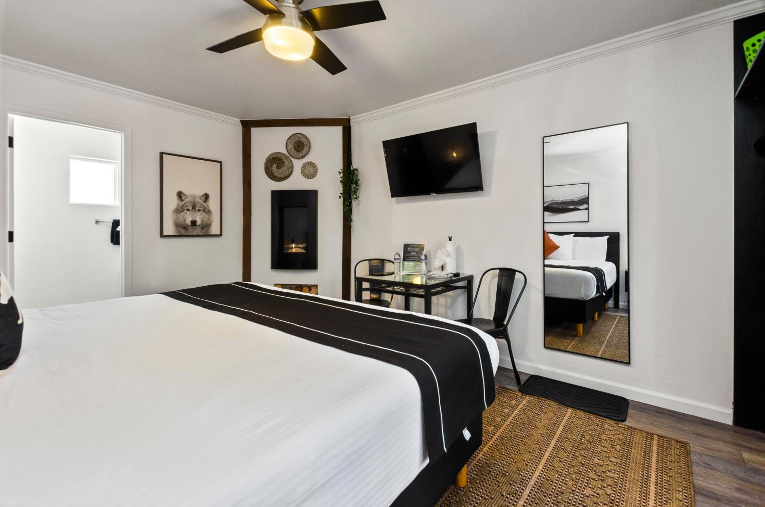 Lake Tahoe Vacations - The Jeffrey Hotel - Property Image 25