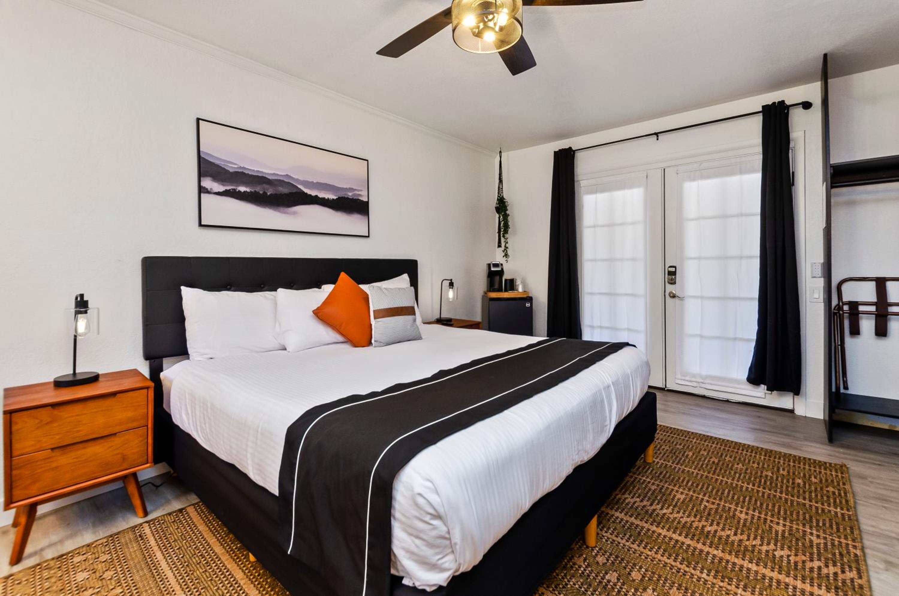 Lake Tahoe Vacations - The Jeffrey Hotel - Property Image 27