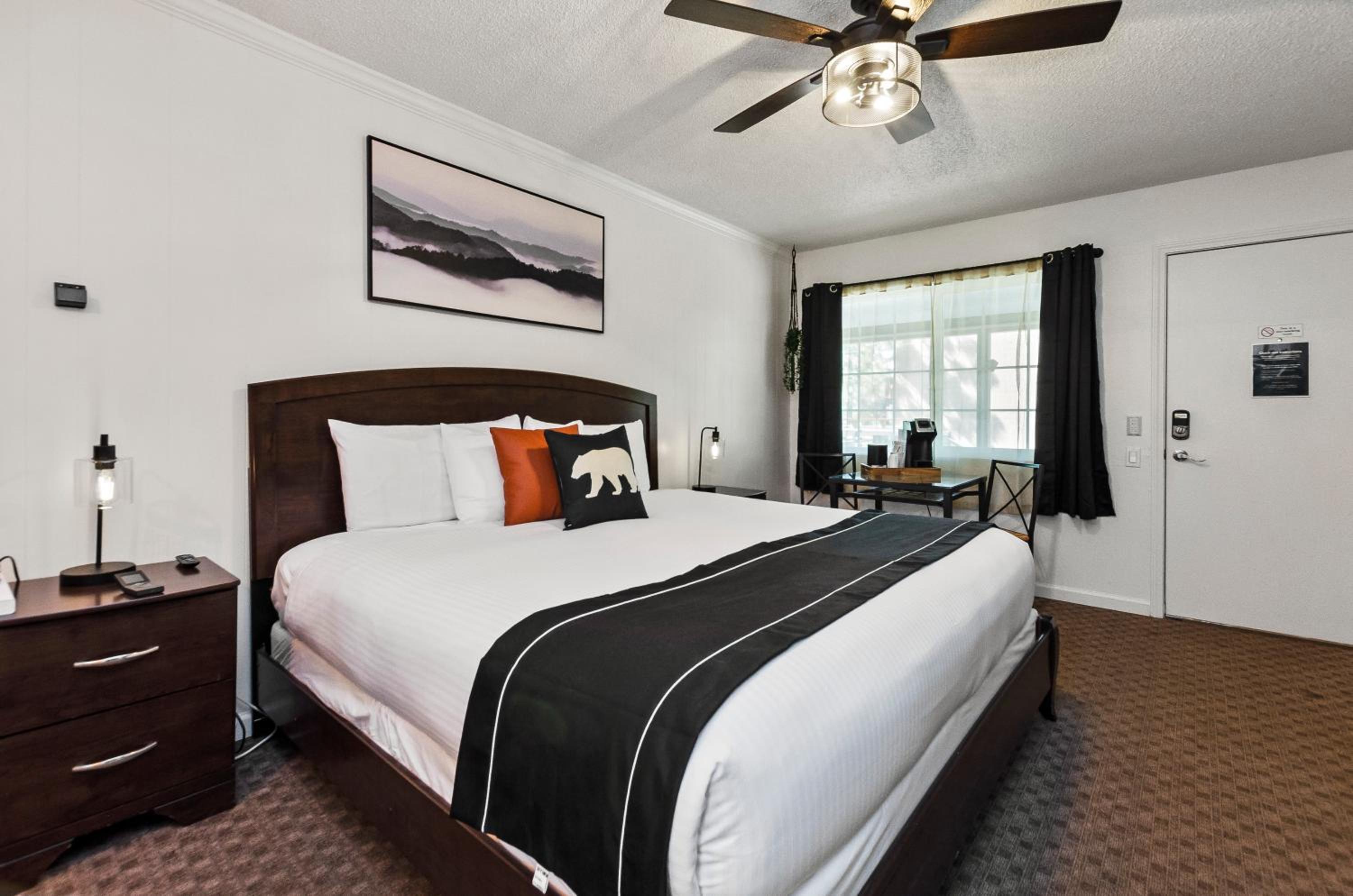 Lake Tahoe Vacations - The Jeffrey Hotel - Property Image 23