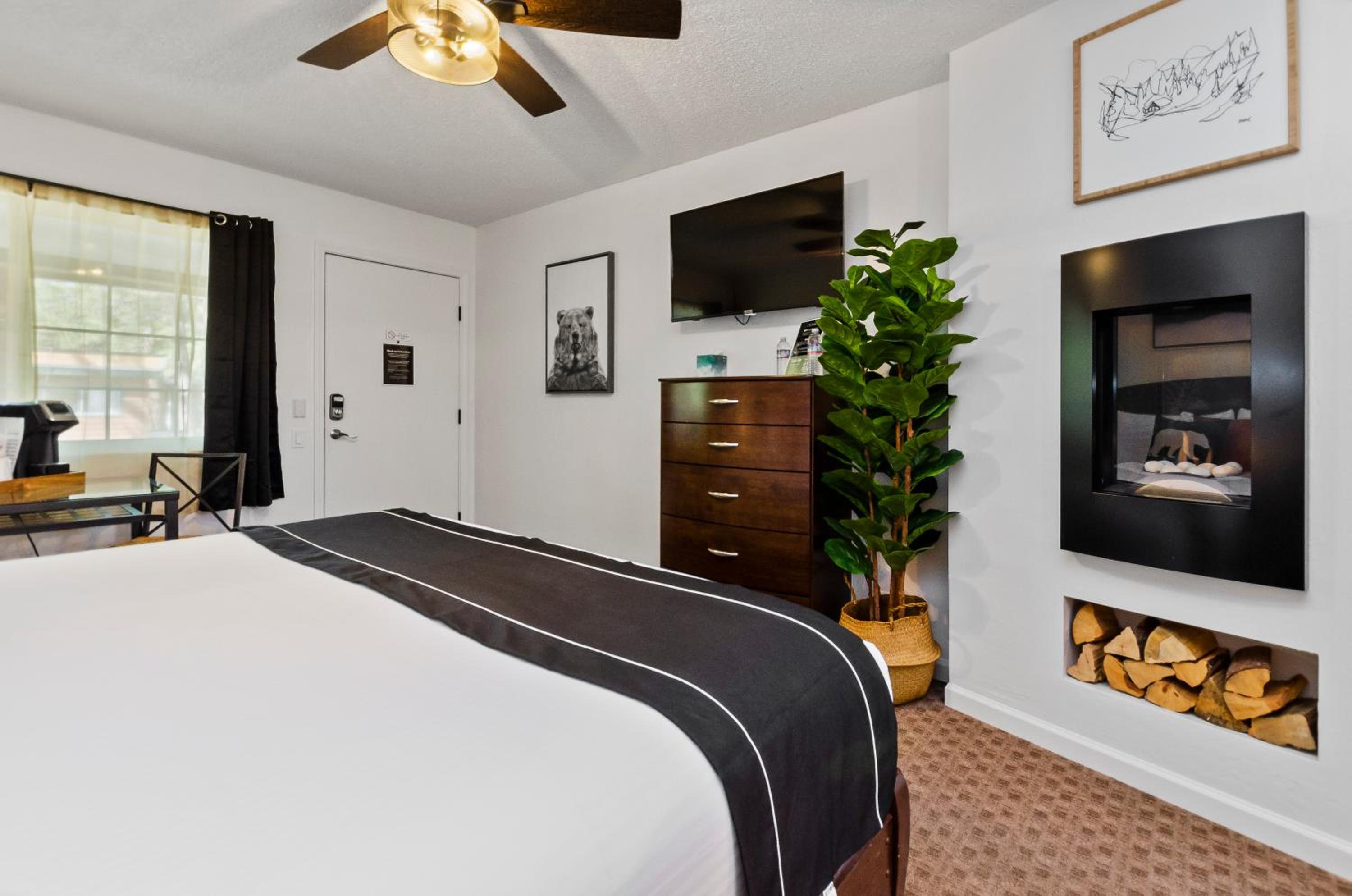 Lake Tahoe Vacations - The Jeffrey Hotel - Property Image 32