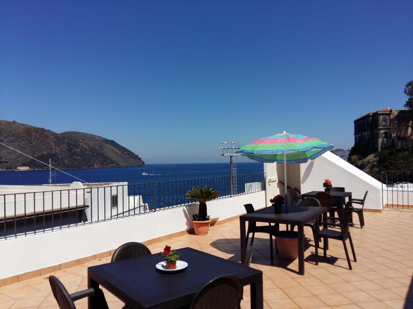 Lipari Centro Storico Flat 6 mins from Port photo 3