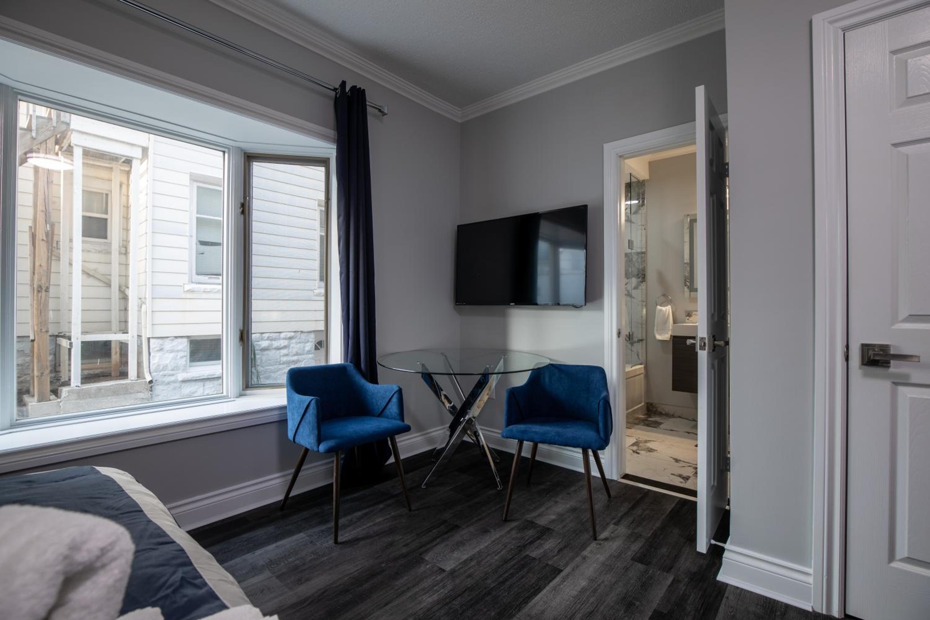 Niagara Luxury Suites