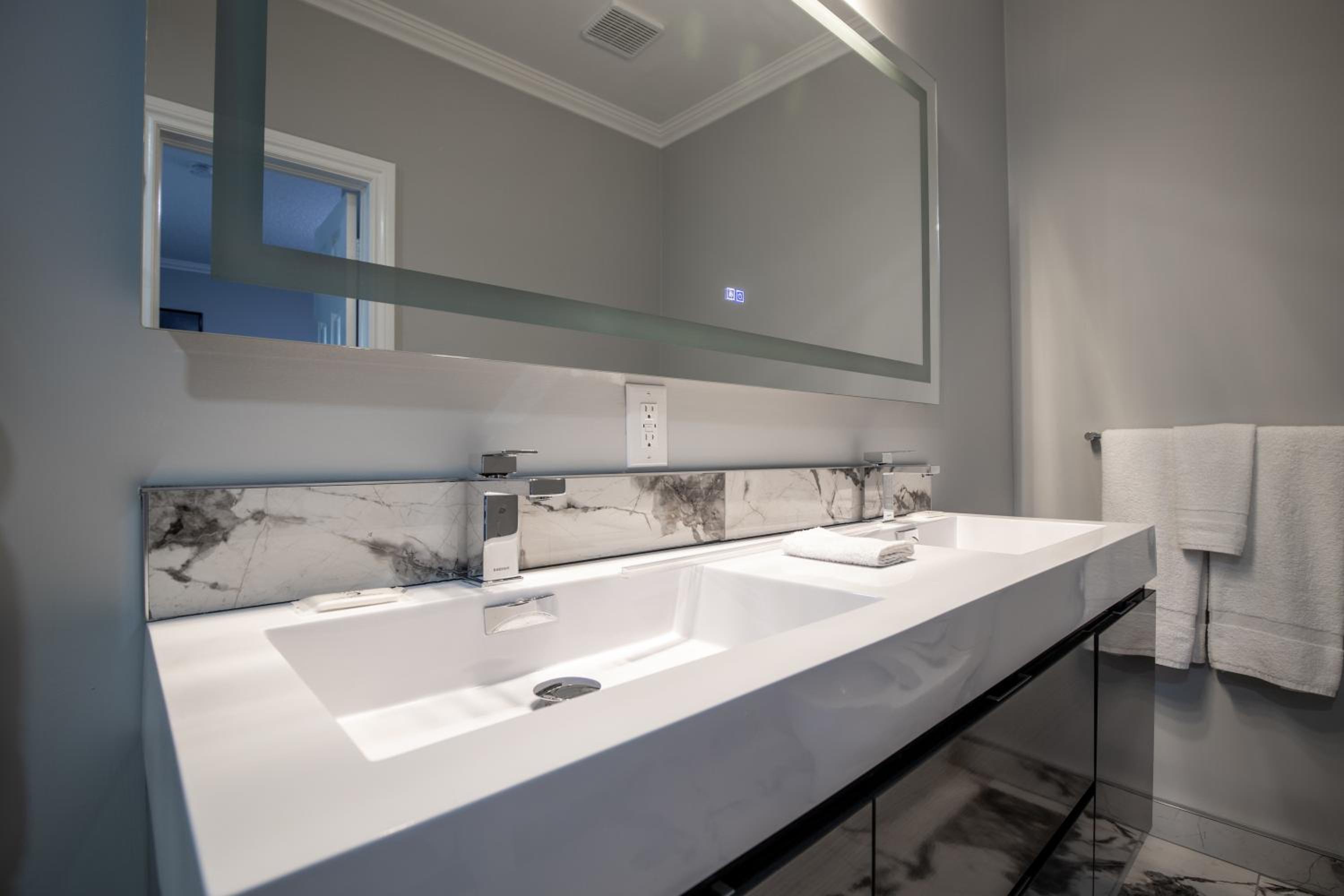 Niagara Luxury Suites
