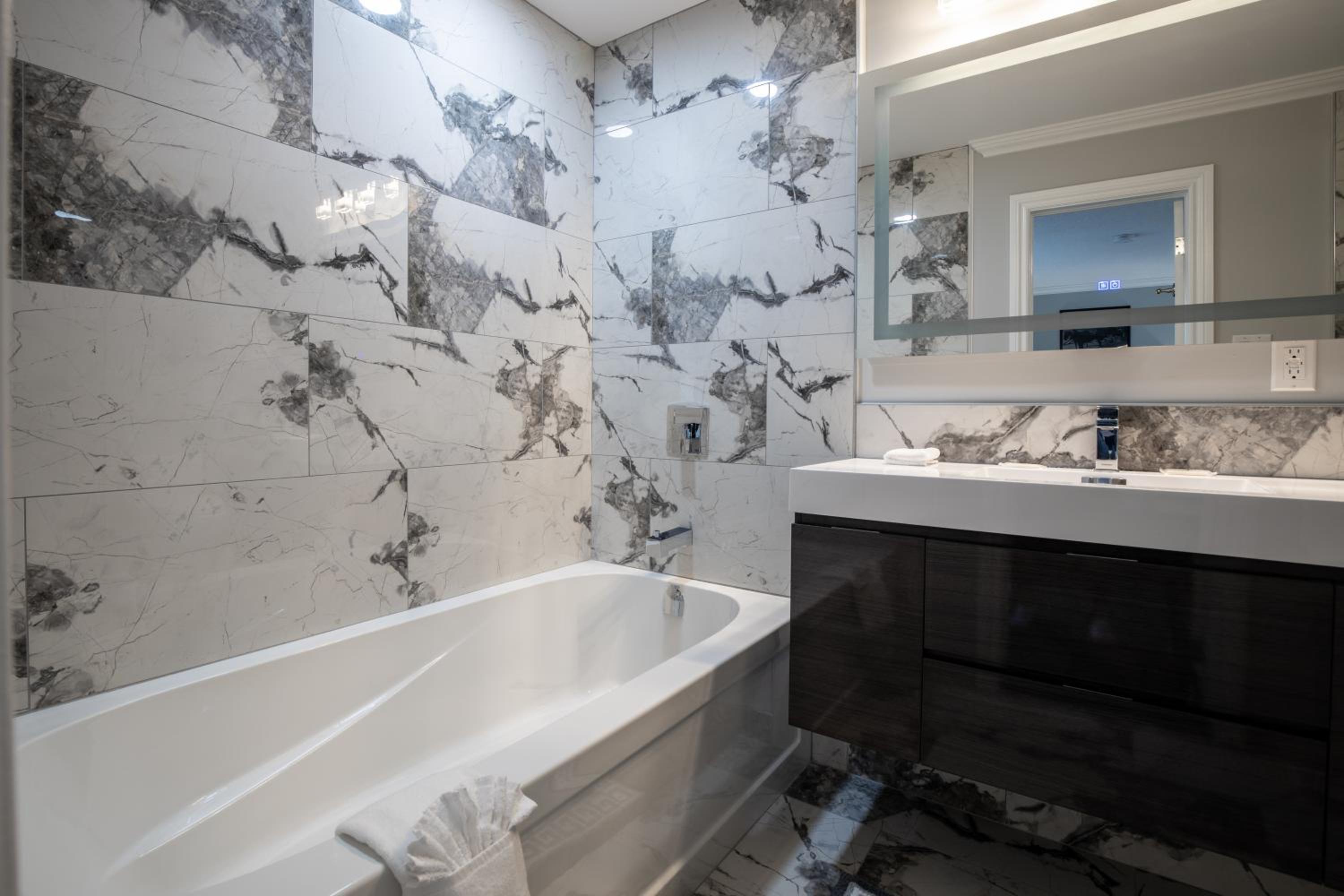 Niagara Luxury Suites