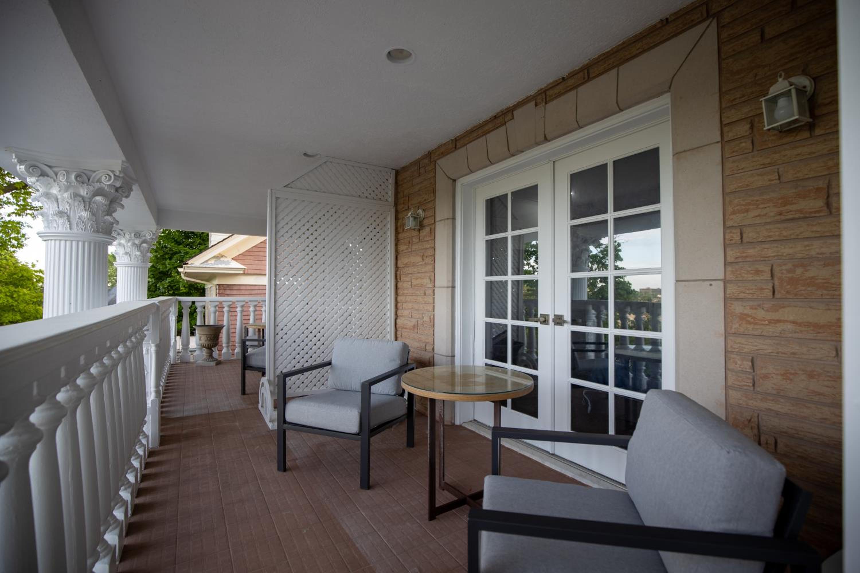 Niagara Luxury Suites