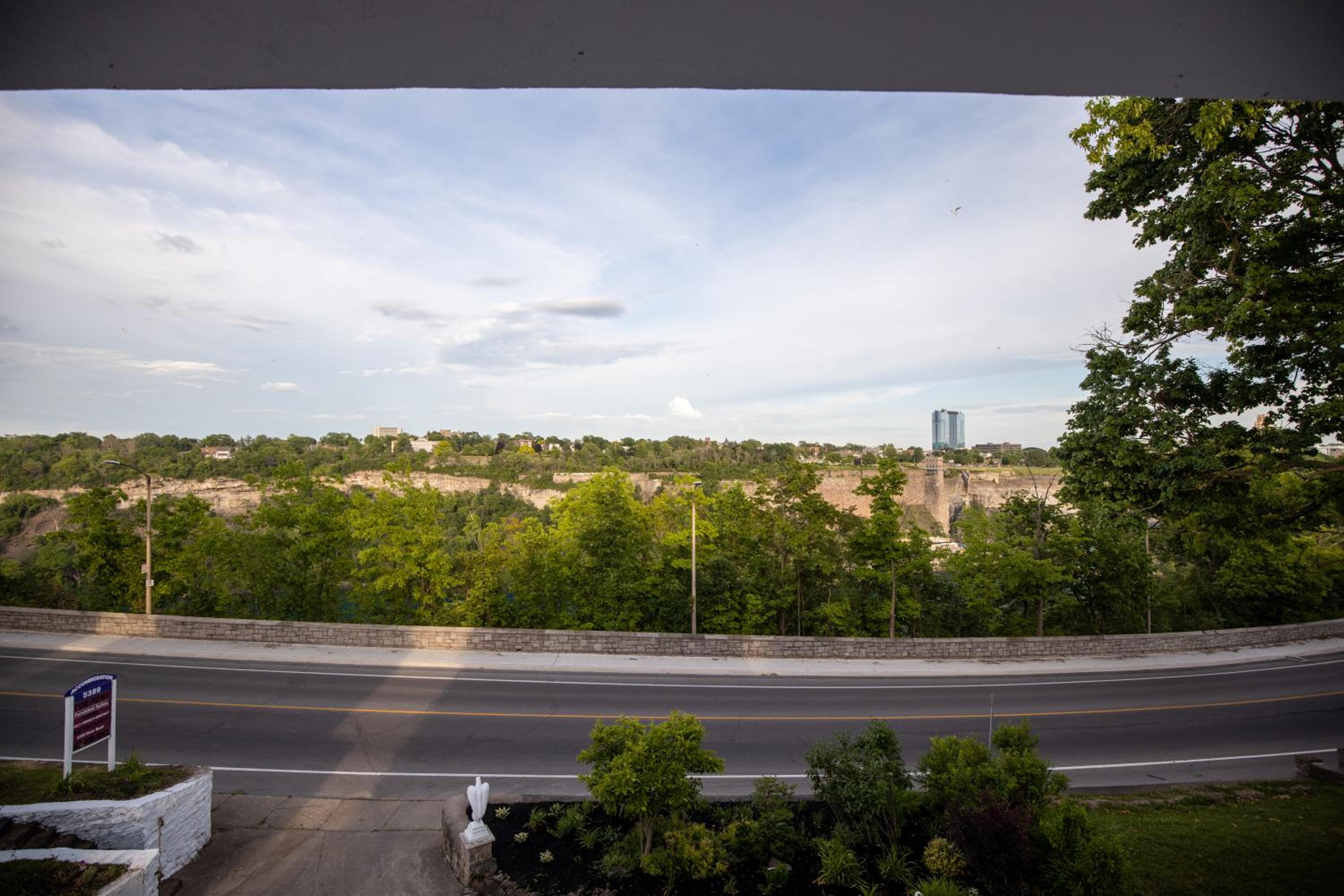 Niagara Luxury Suites