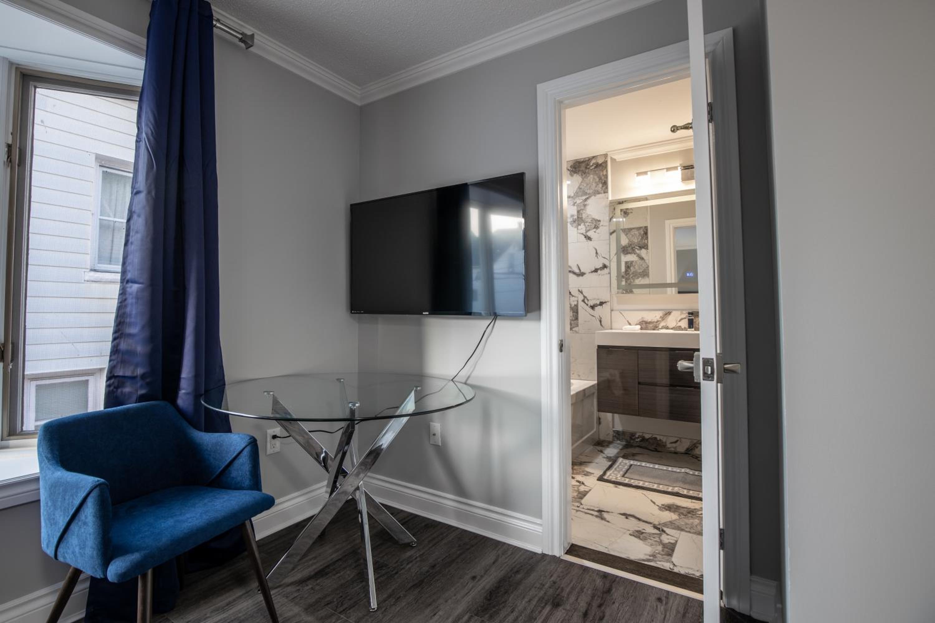 Niagara Luxury Suites