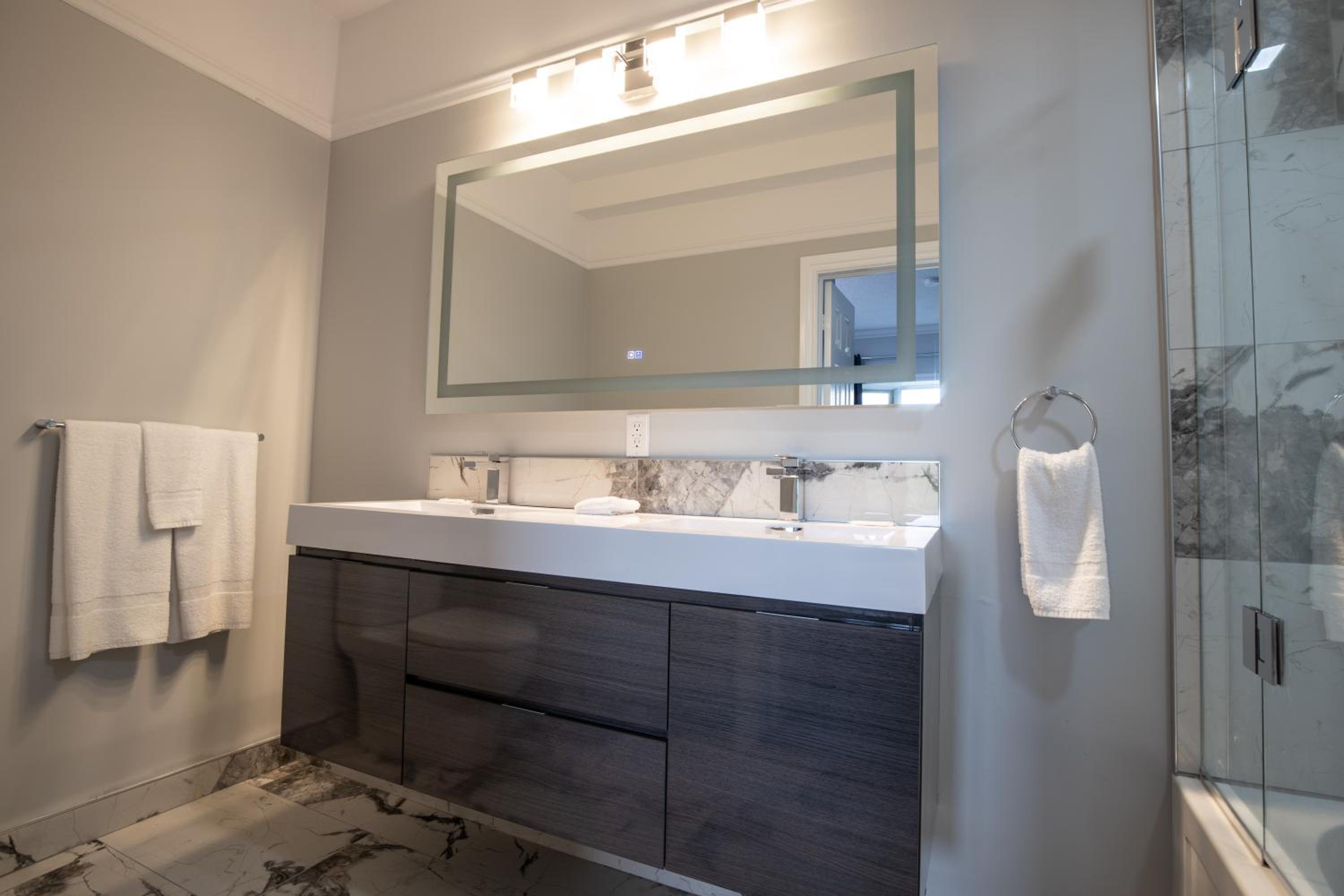Niagara Luxury Suites