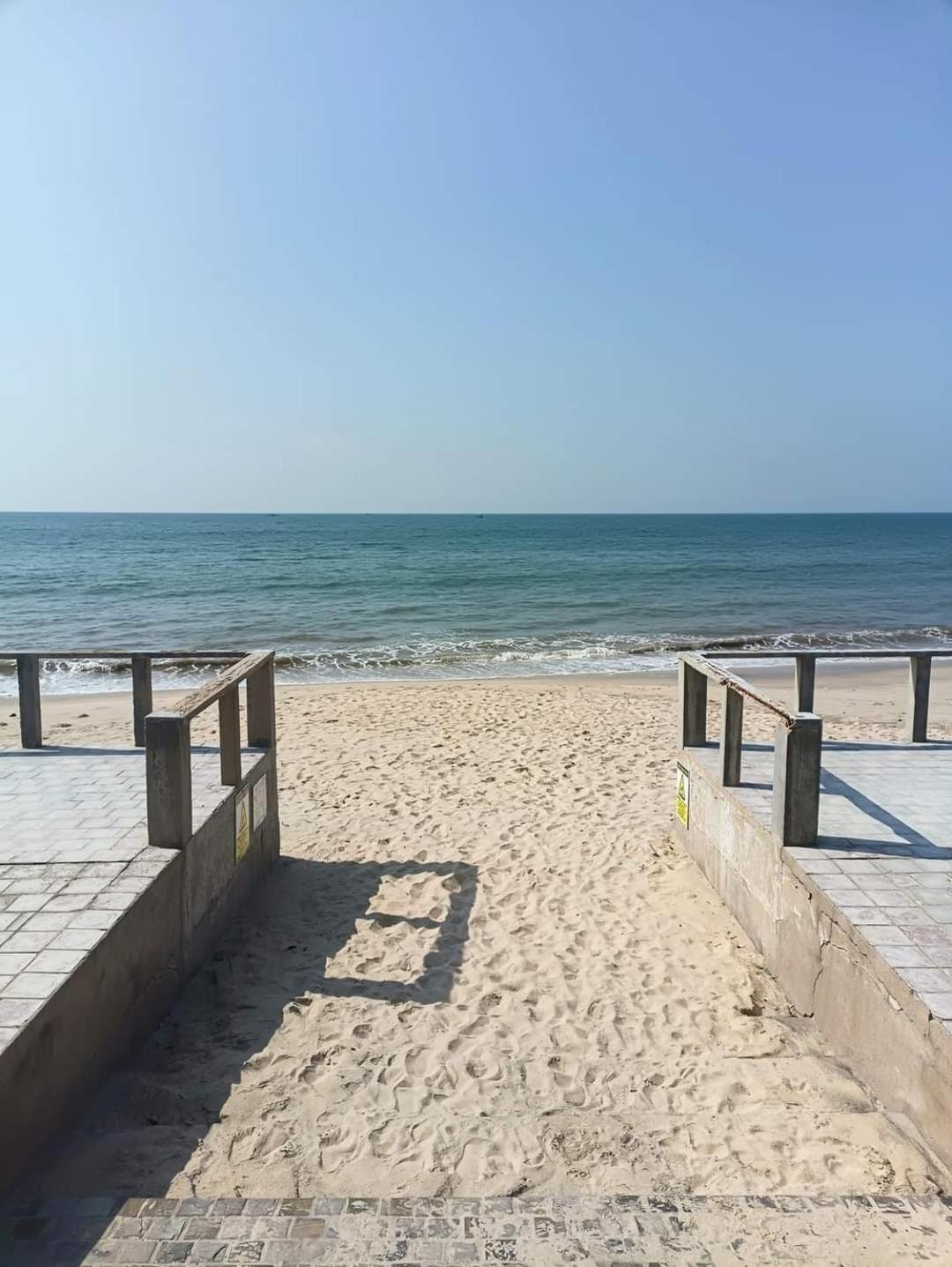 Full Moon Beach Resort