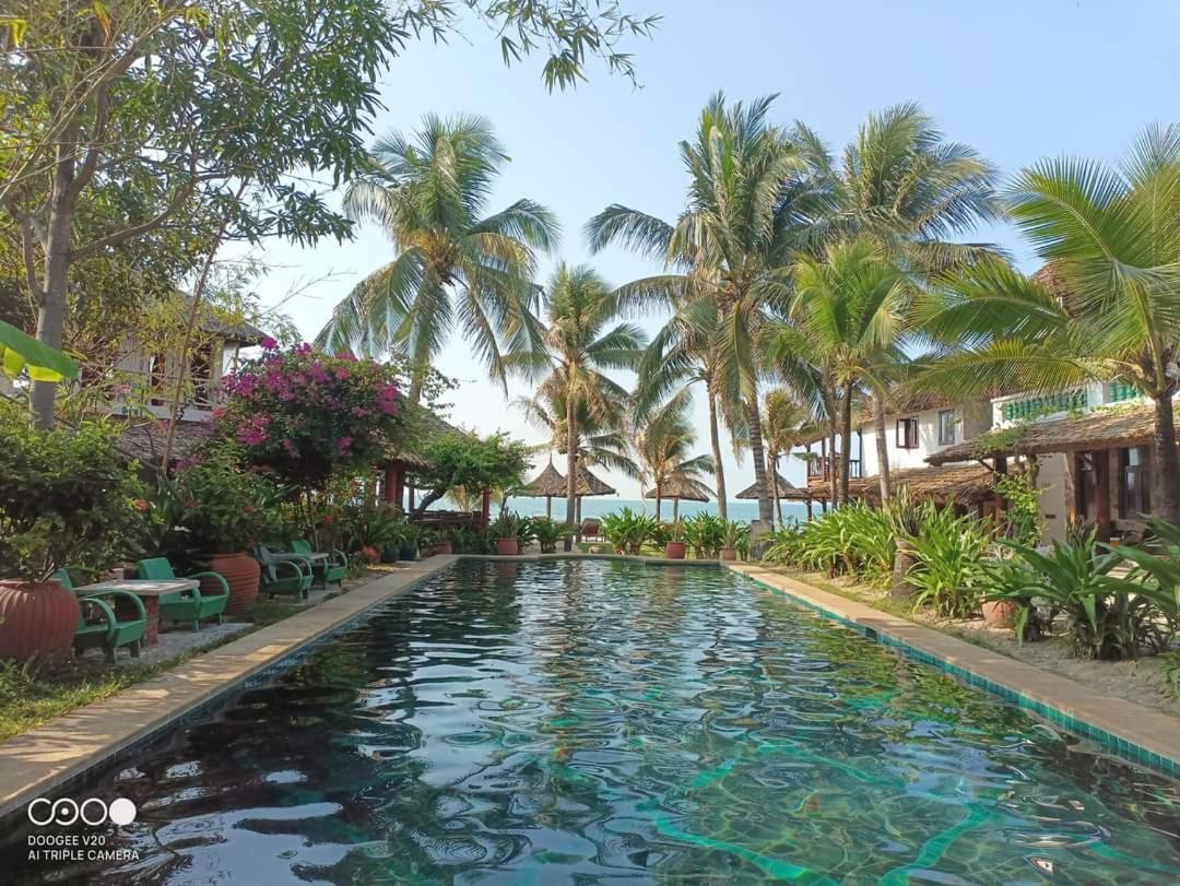 Full Moon Beach Resort