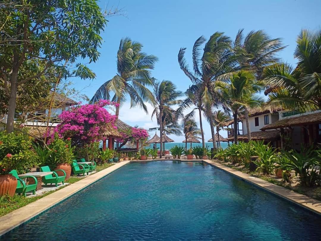 Full Moon Beach Resort