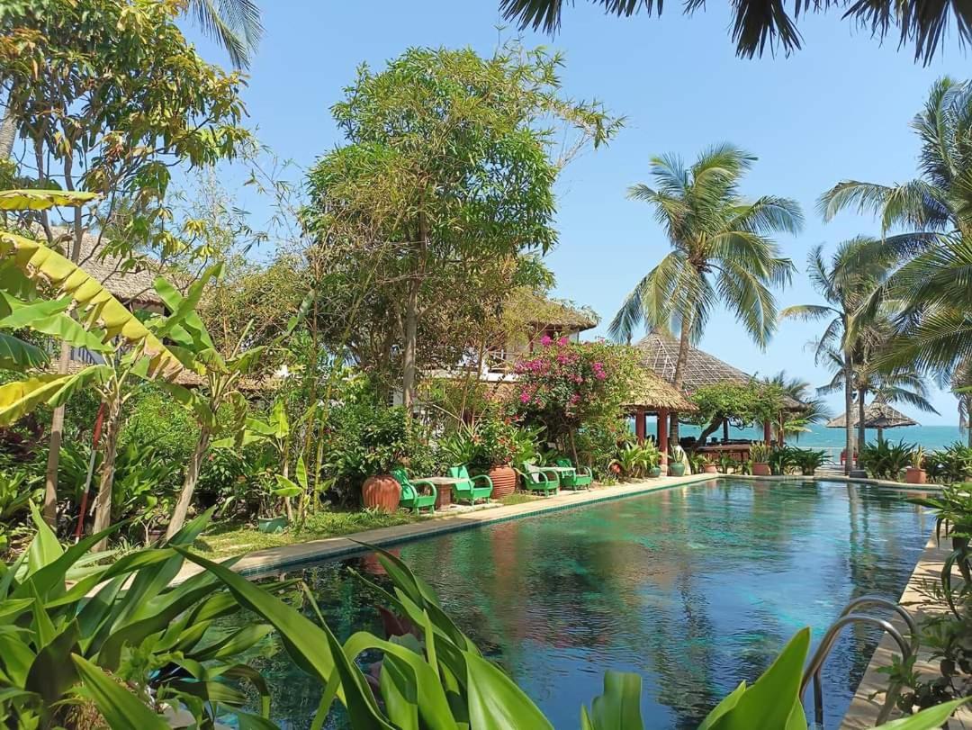 Full Moon Beach Resort