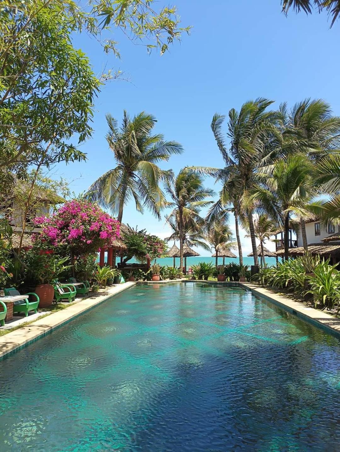 Full Moon Beach Resort