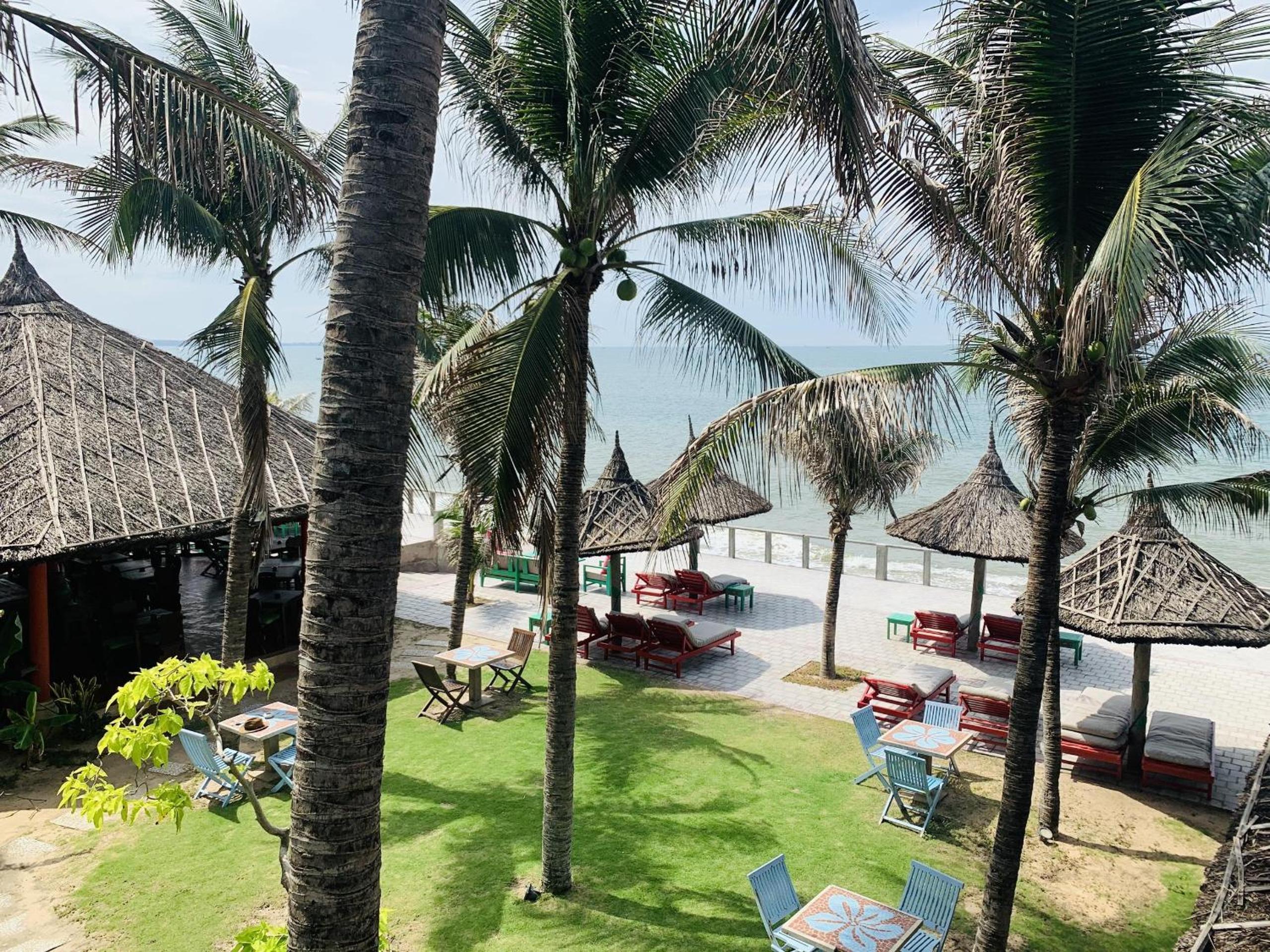 Full Moon Beach Resort