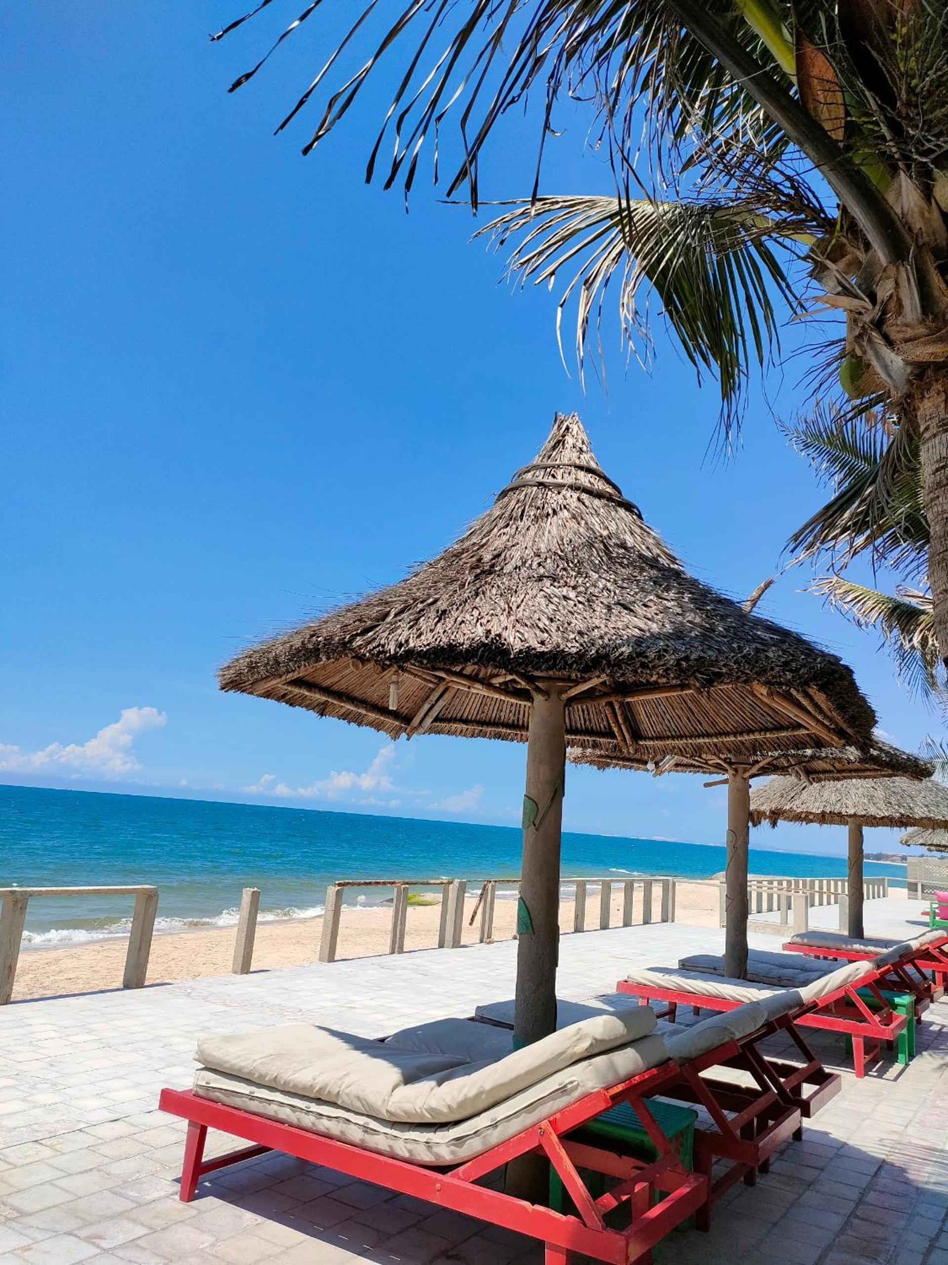 Full Moon Beach Resort
