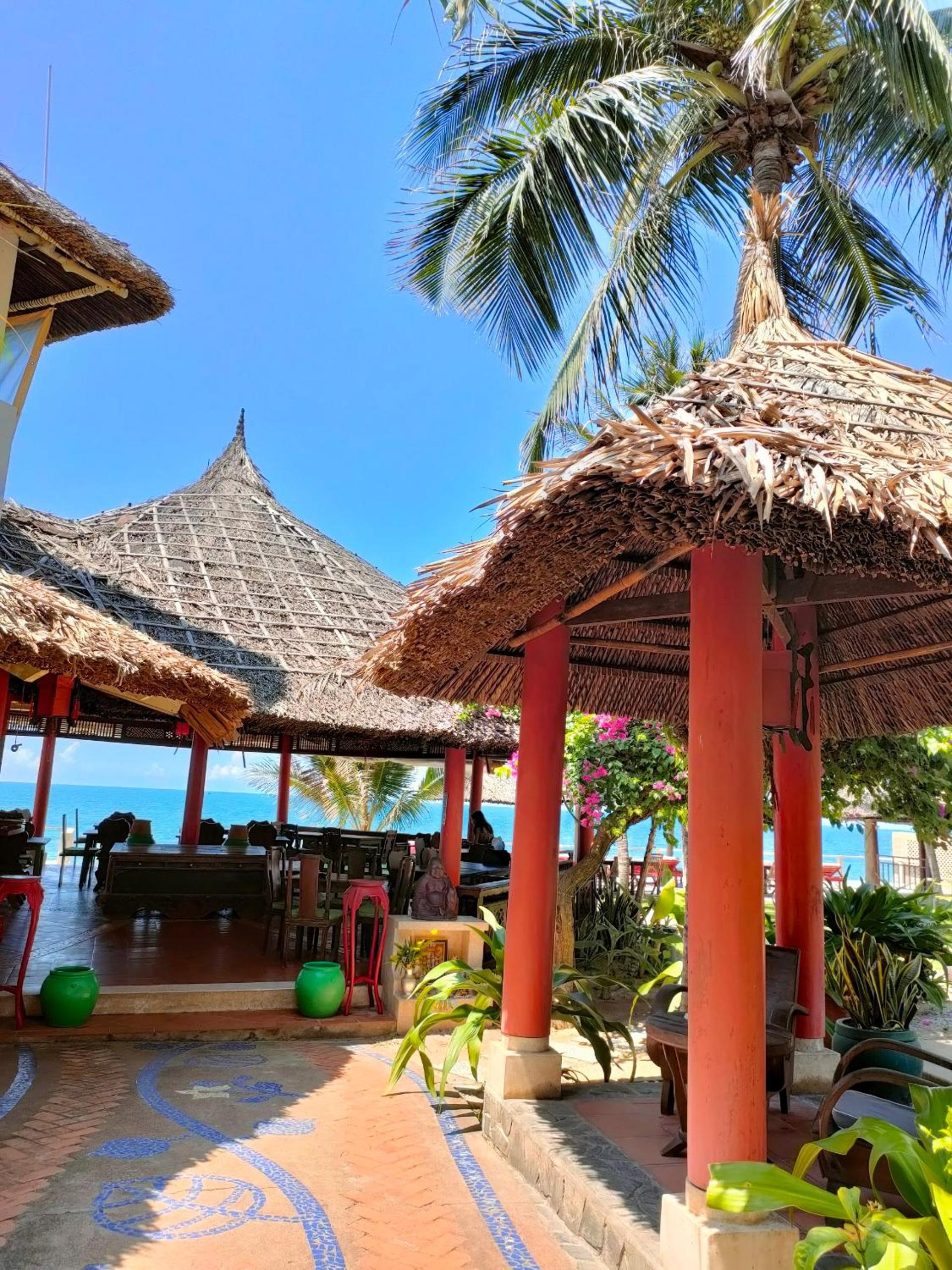 Full Moon Beach Resort