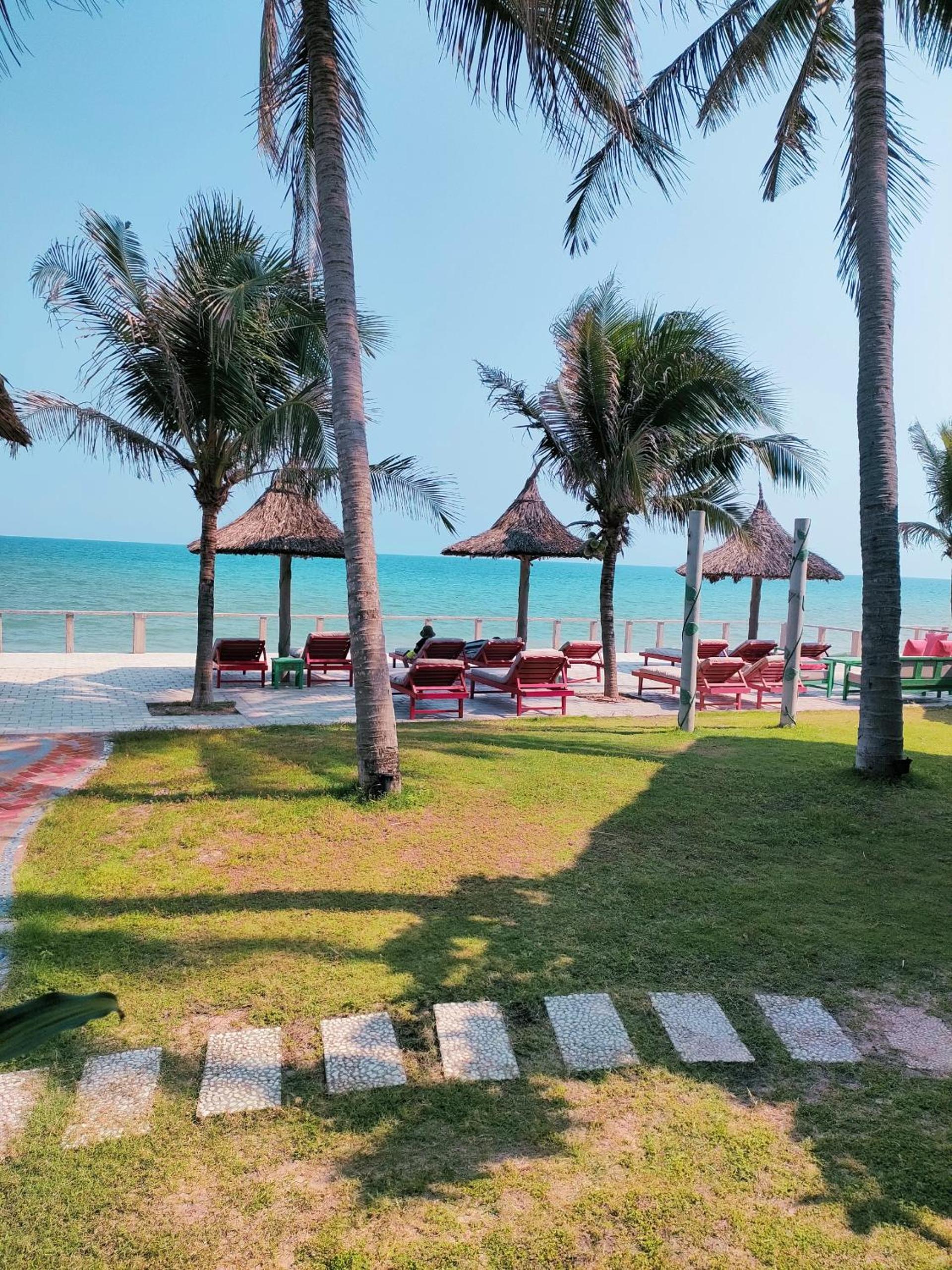 Full Moon Beach Resort