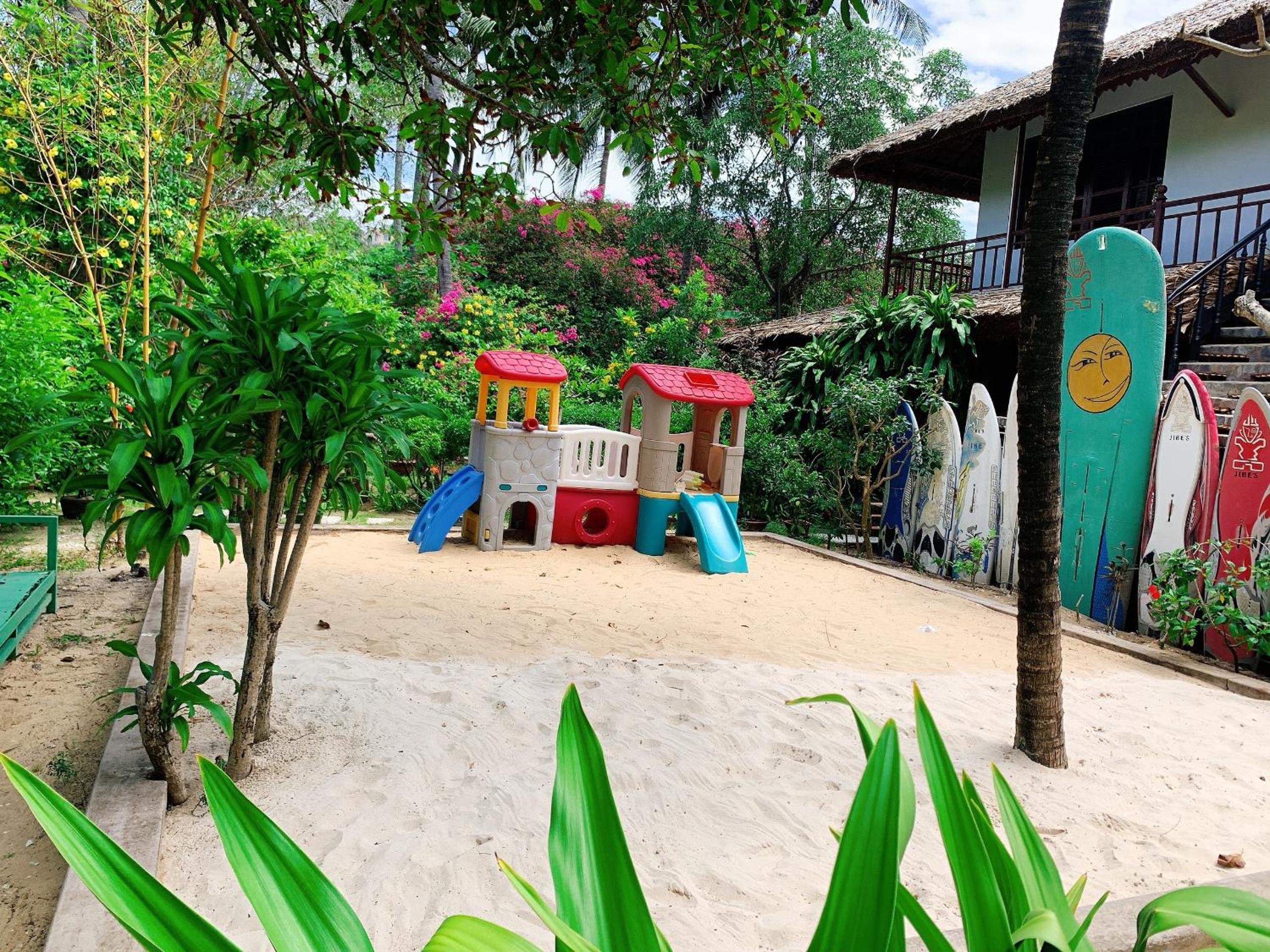 Full Moon Beach Resort