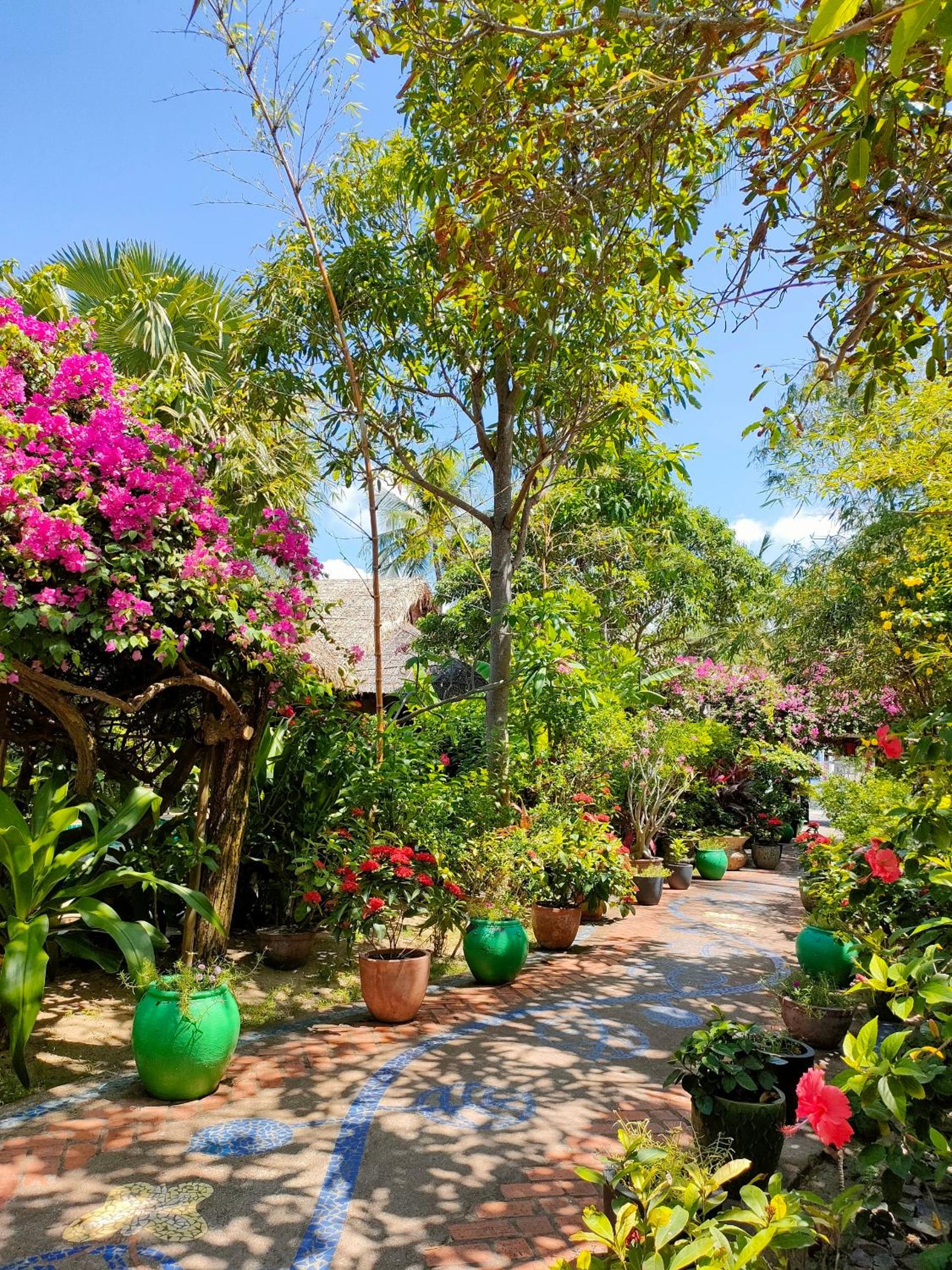 Full Moon Beach Resort