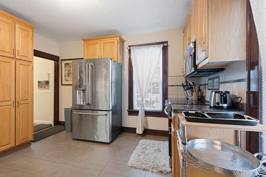 AMAZING TRADITIONAL HOME SOUTH MINNEAPOLIS view 2