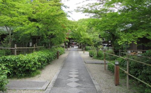 Guesthouse Hyakumanben Cross