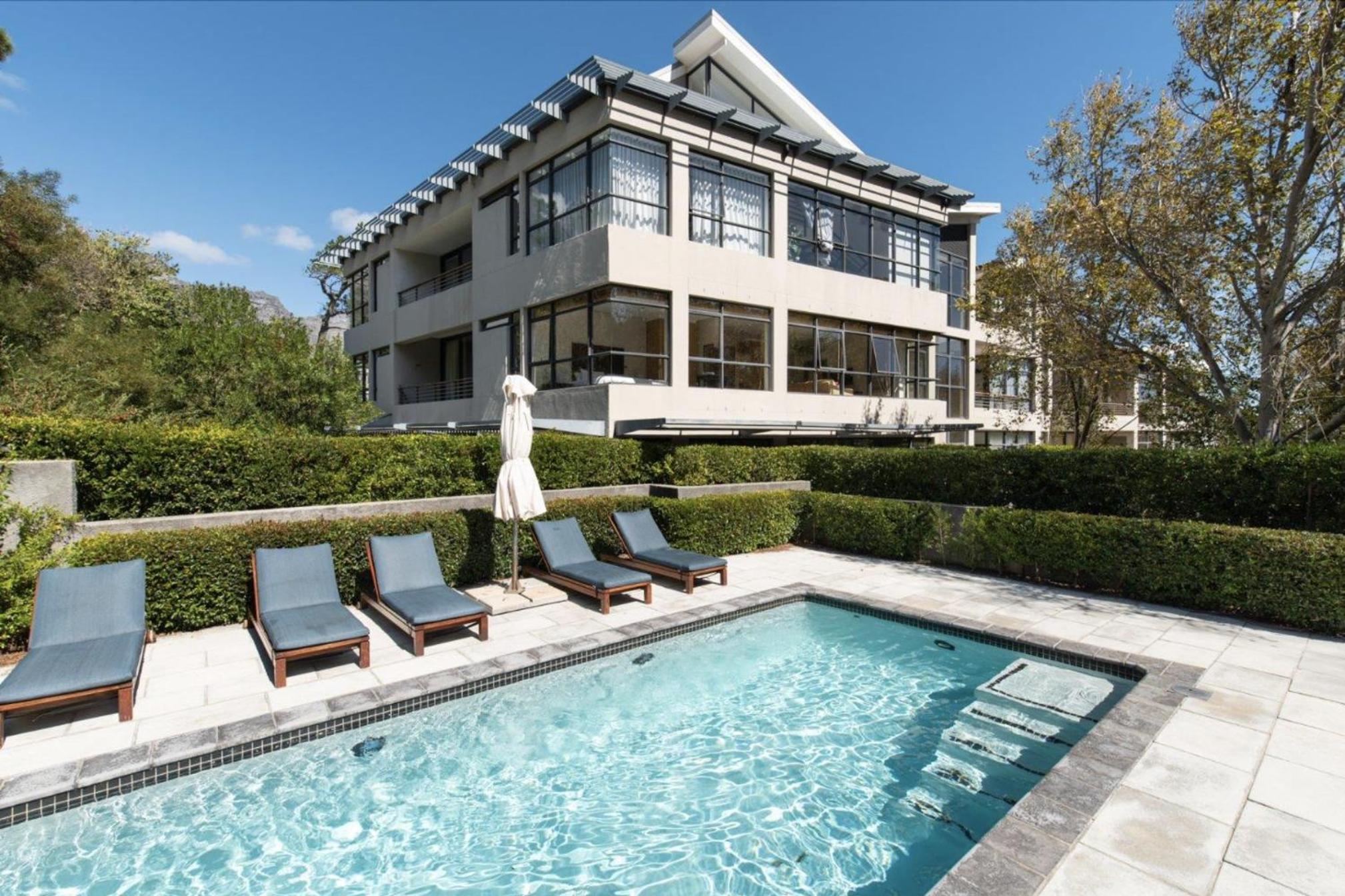 Lovely one bedroom in The Glen, Camps Bay with Inverter view 2