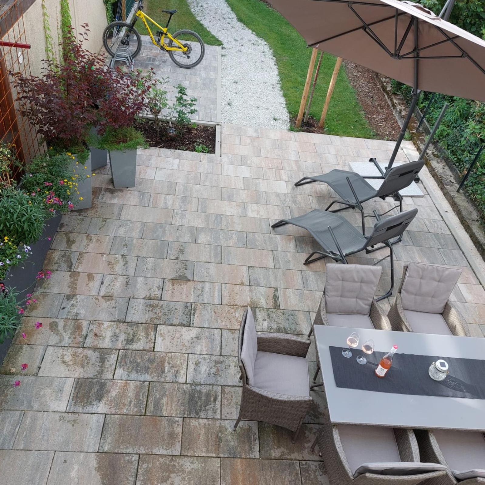 Hotel Ruff un Runner - Image 1