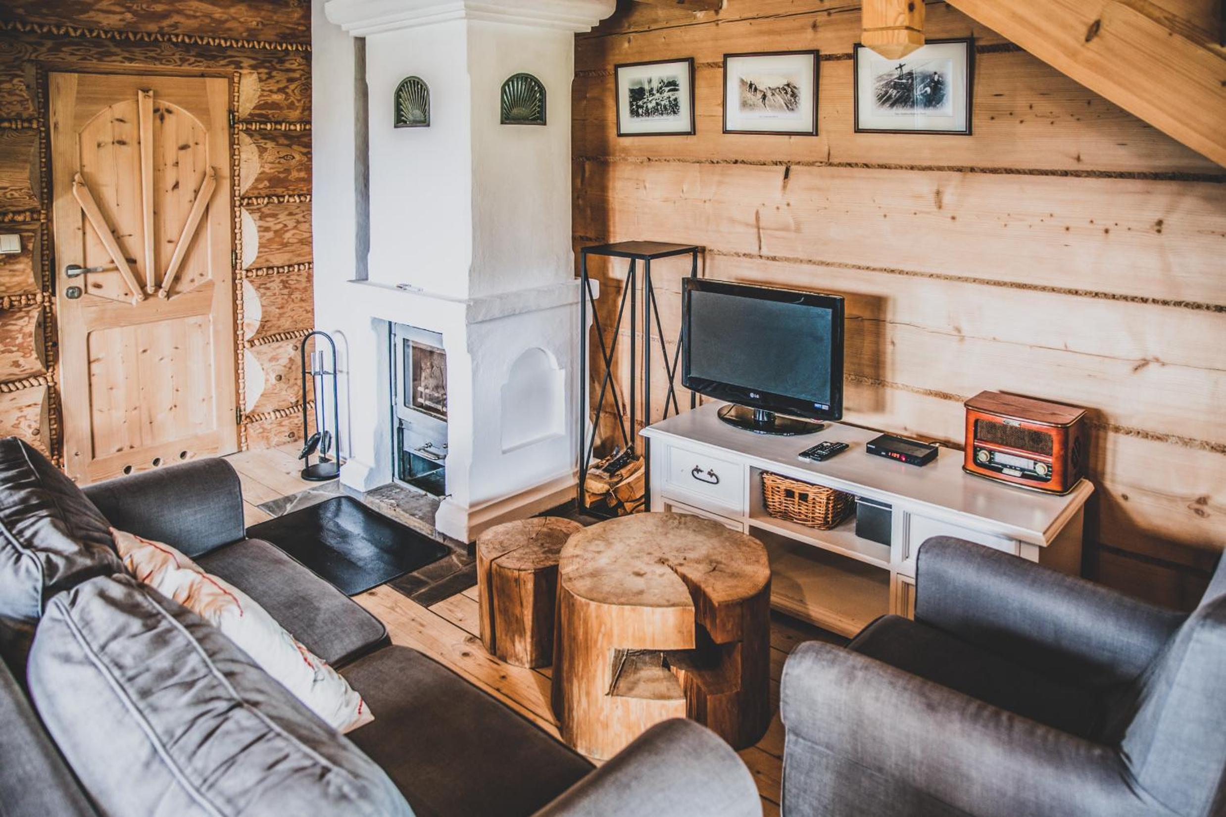TatryTop Domek pod Giewontem Mountain Chalet view 3