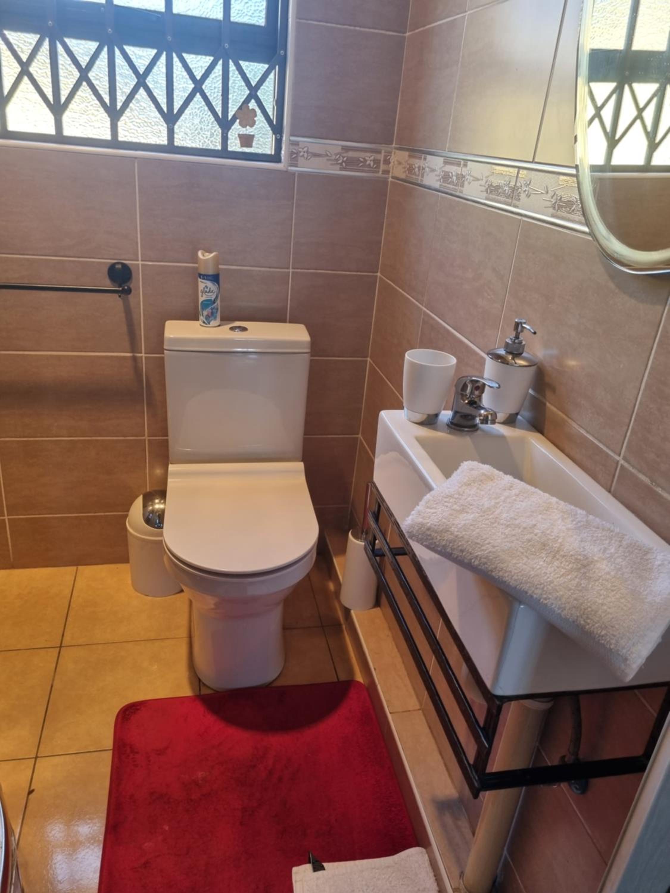 Lalela House Boutique Guesthouse - Free Wifi & Secure Parking