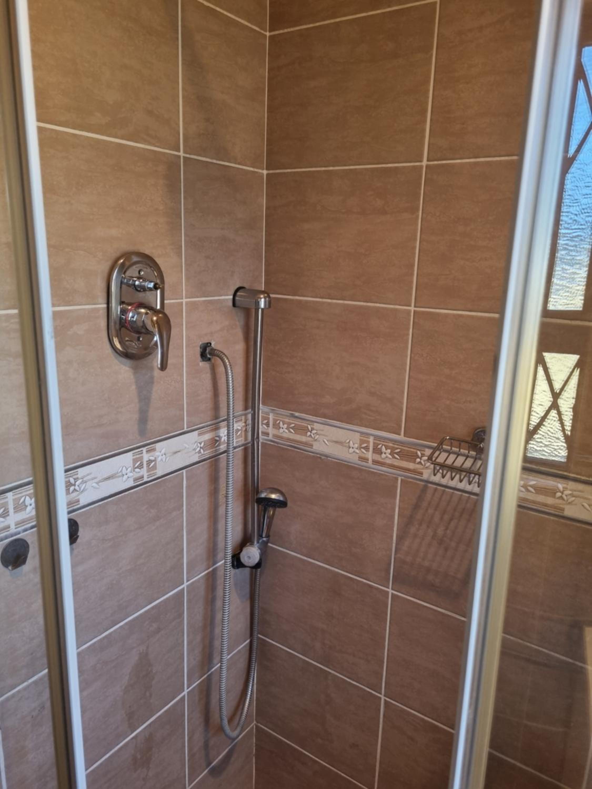 Lalela House Boutique Guesthouse - Free Wifi & Secure Parking