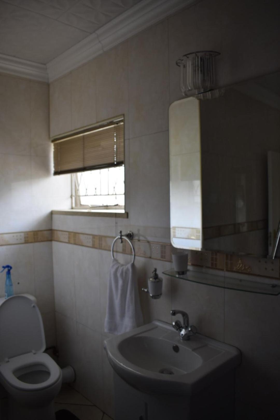 Lalela House Boutique Guesthouse - Free Wifi & Secure Parking