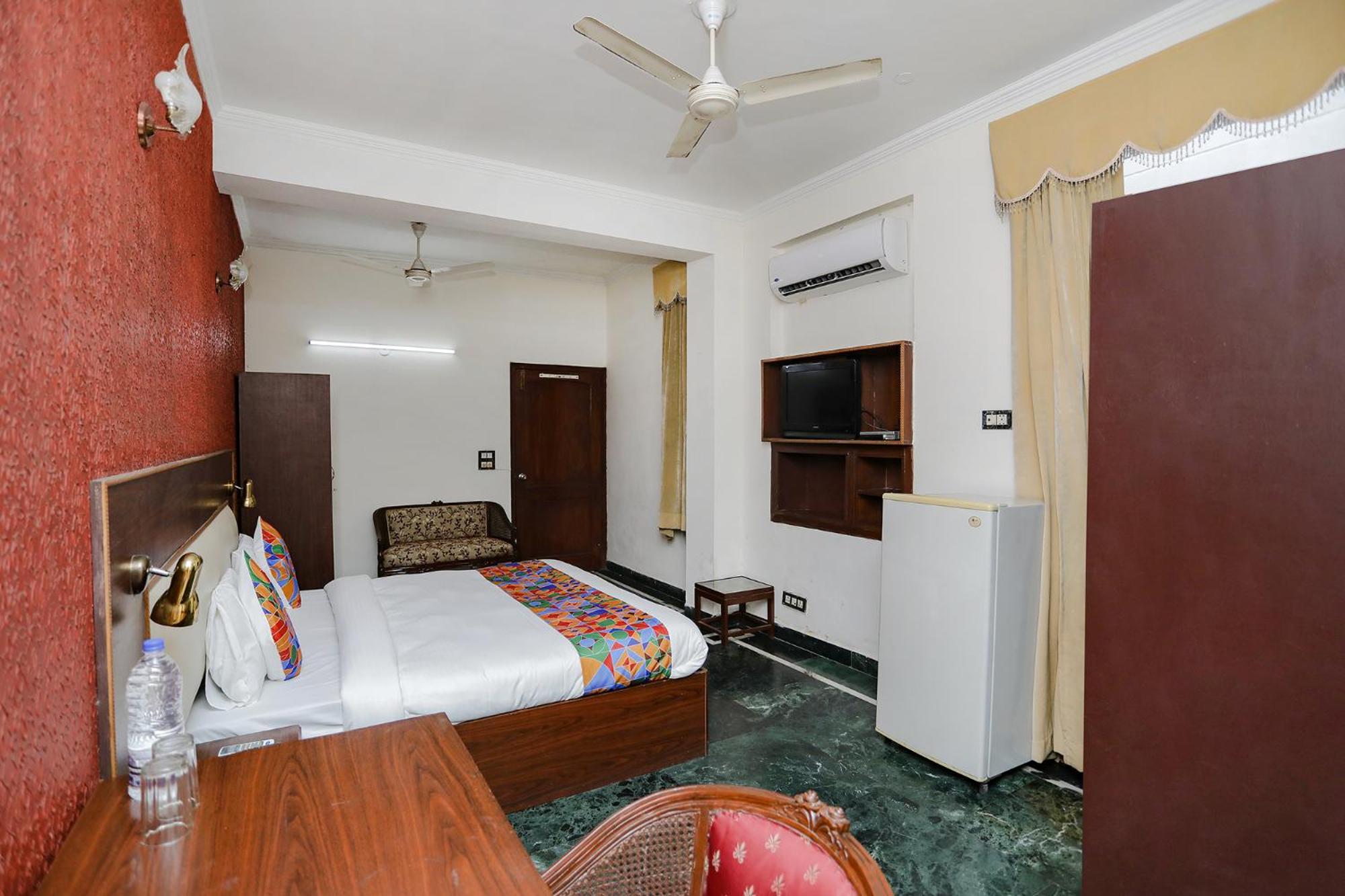 Gurgaon Vacations - FabExpress Primero I - Property Image 2