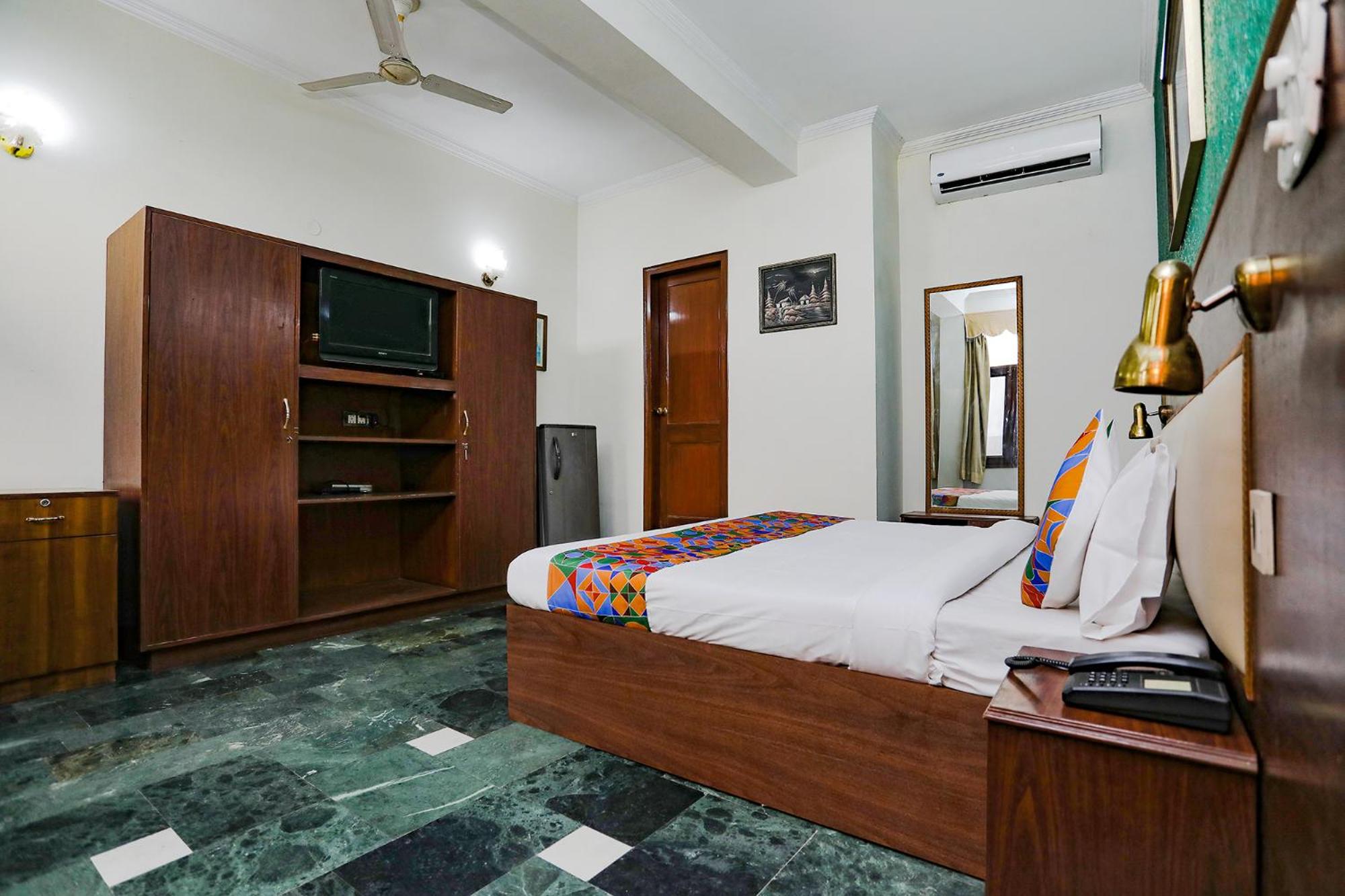 Gurgaon Vacations - FabExpress Primero I - Property Image 2