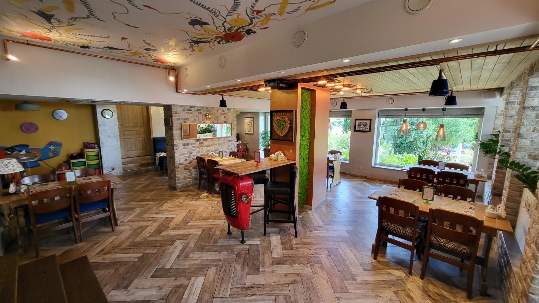 restaurant