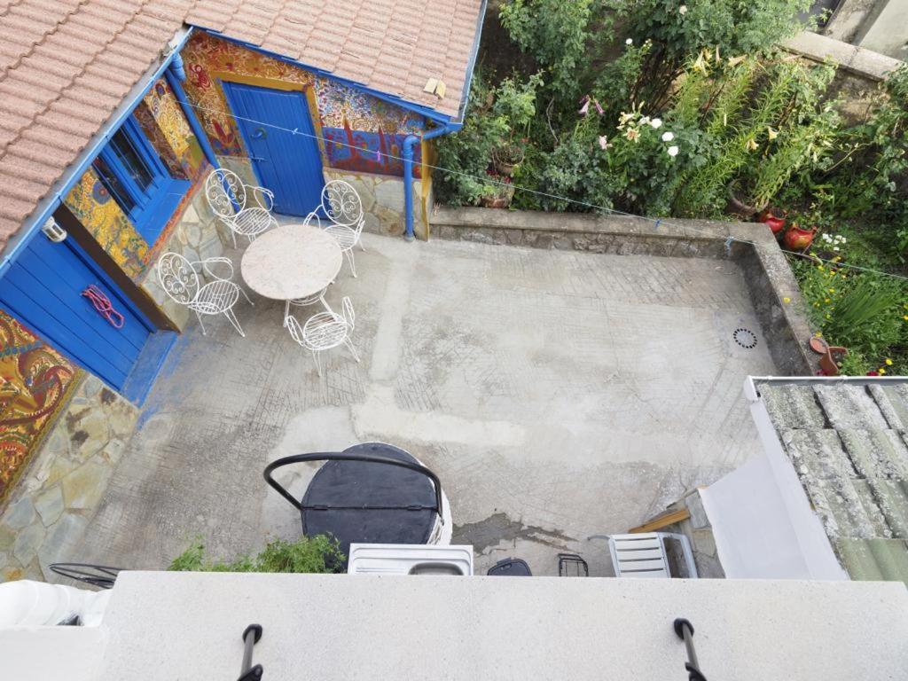 Photo 6