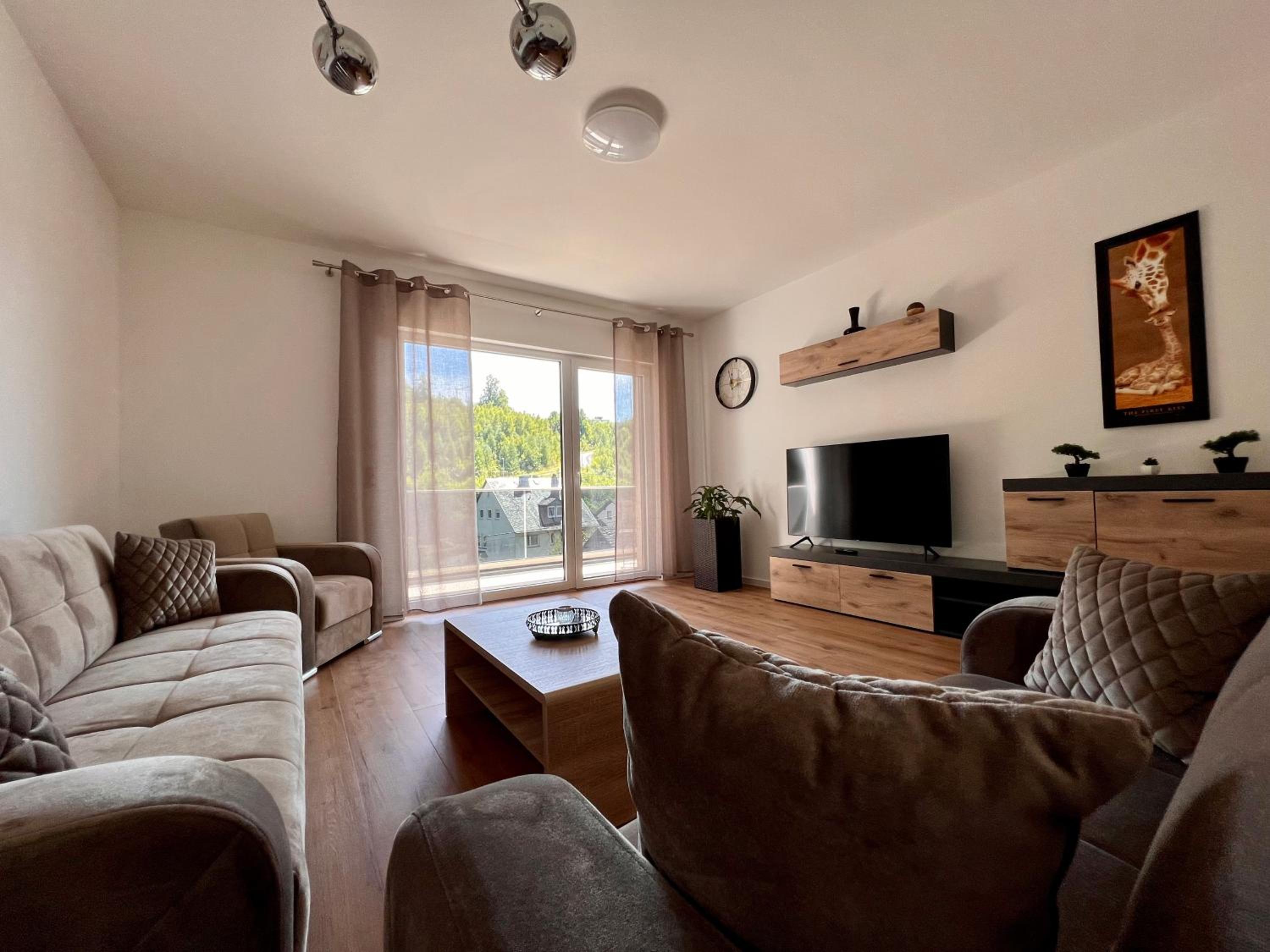 Idyllische Ferienwohnung mit Balkon & Ausblick