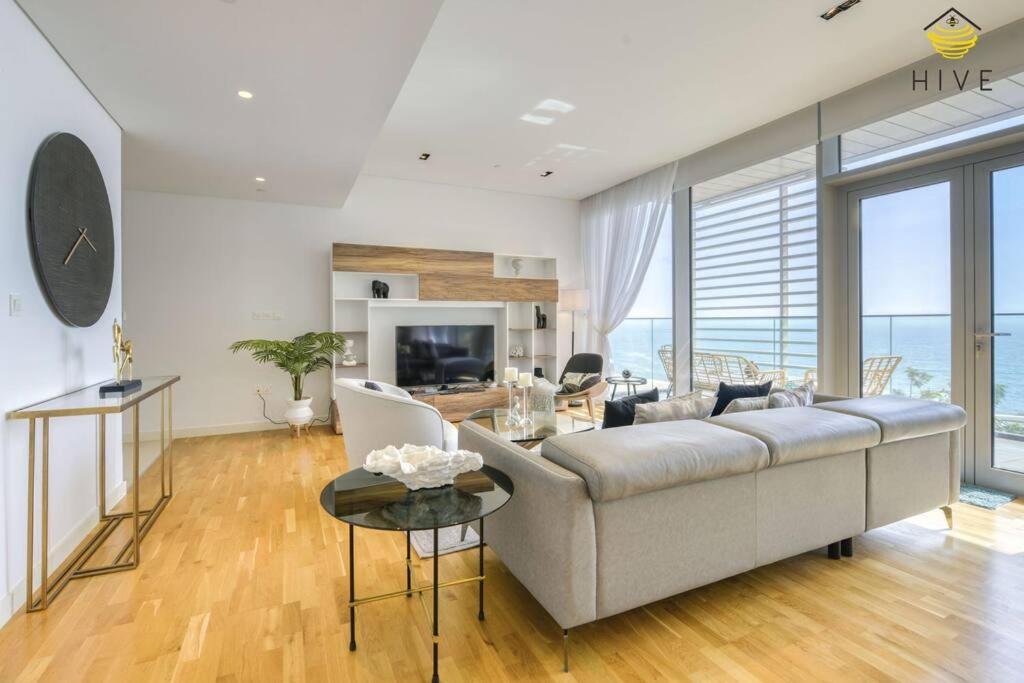 3 Bedroom With Sea View From Balcony and All Rooms