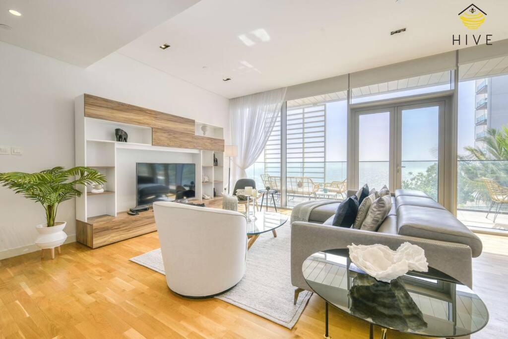 3 Bedroom With Sea View From Balcony and All Rooms