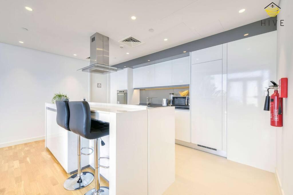 3 Bedroom With Sea View From Balcony and All Rooms