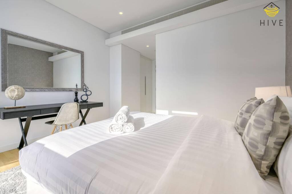3 Bedroom With Sea View From Balcony and All Rooms