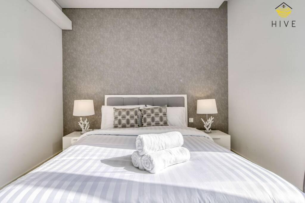 3 Bedroom With Sea View From Balcony and All Rooms