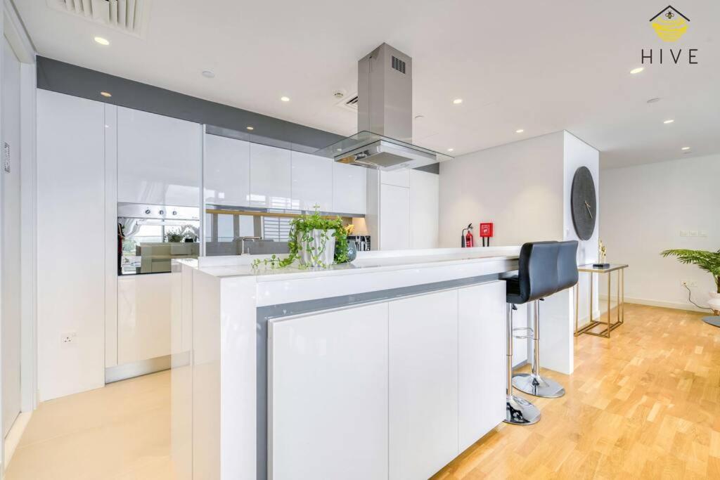 3 Bedroom With Sea View From Balcony and All Rooms