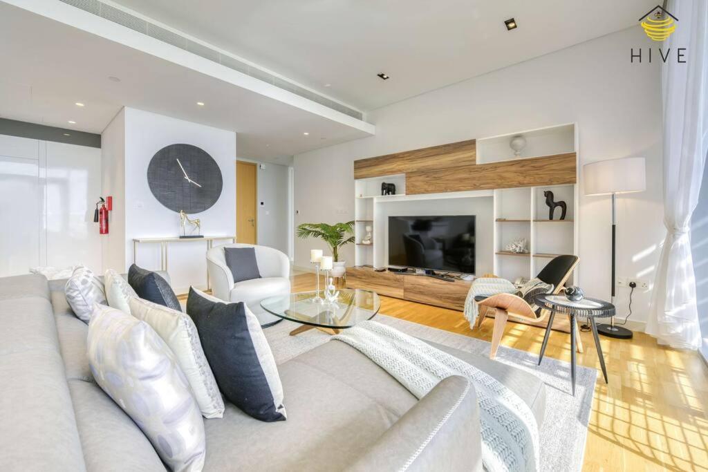 3 Bedroom With Sea View From Balcony and All Rooms