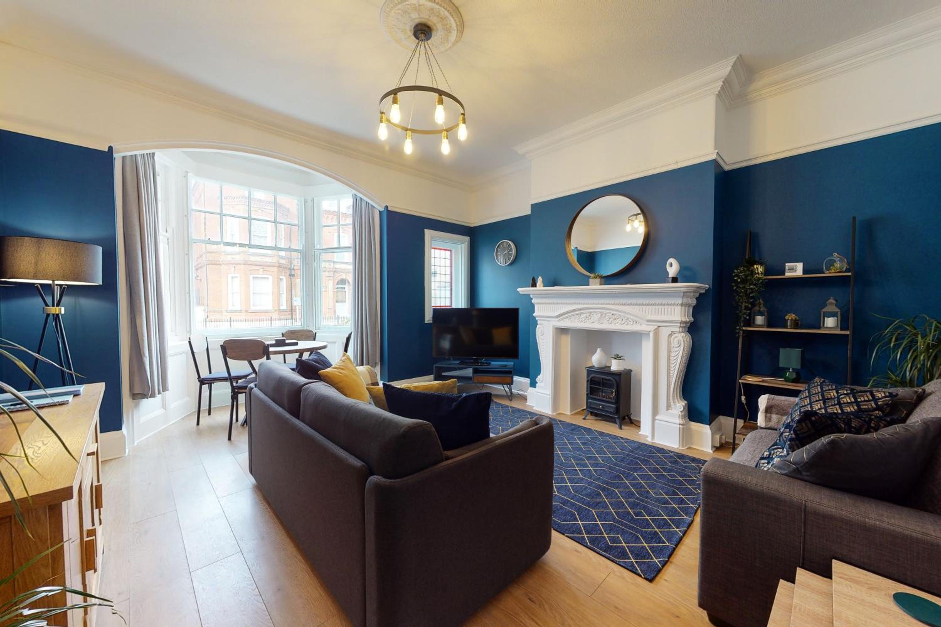 No10 Seaside Apartment - Ground Floor Apartment view 4