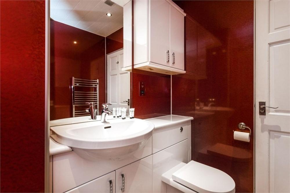 Chapel Street 42B First floor 1-bedroom apartment, Aberdeen city center view 2