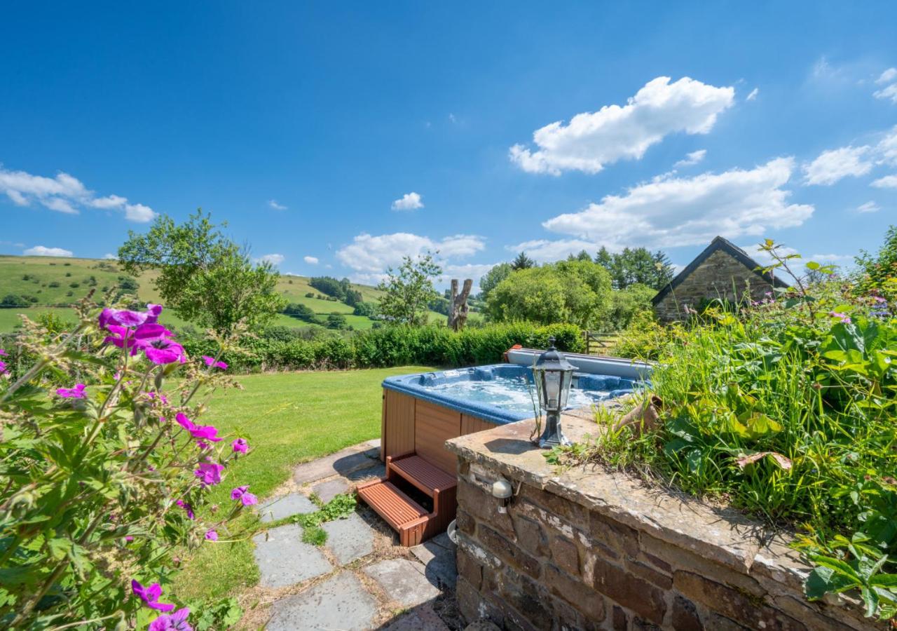 Group accommodation in the Brecon Beacon view 4