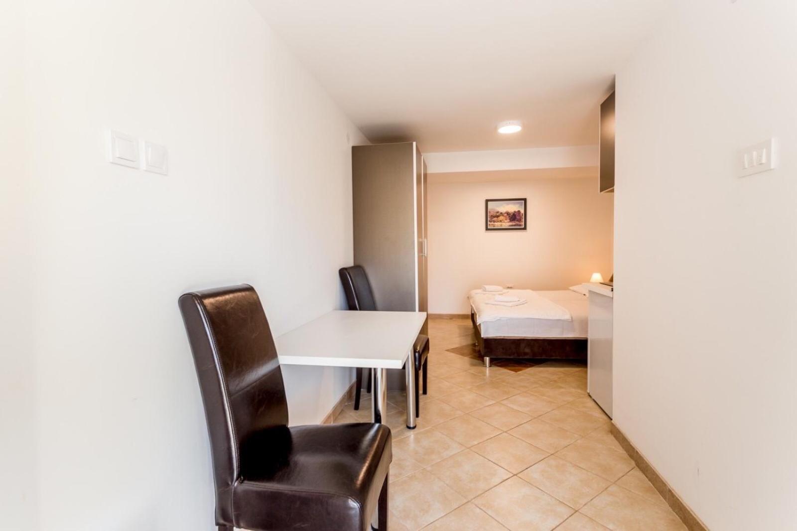 Apartments Belani