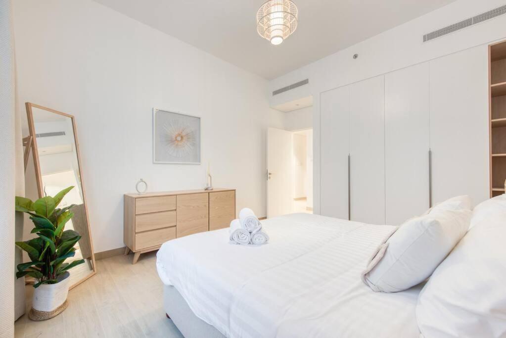 1 Bedroom Apartment in La Mer Beachfront